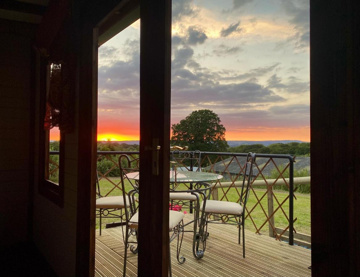 Cherry Tree Glamping Lodge Wellington  Exterior foto