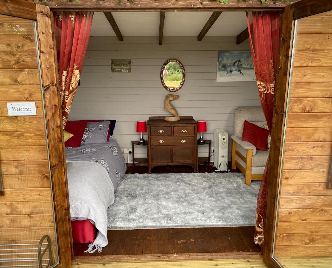 Cherry Tree Glamping Lodge Wellington  Exterior foto
