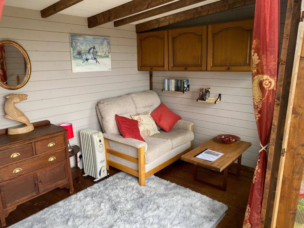 Cherry Tree Glamping Lodge Wellington  Exterior foto
